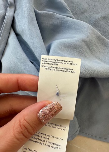 xs Beden mavi Renk Hugo boss 100% ipek gömlek