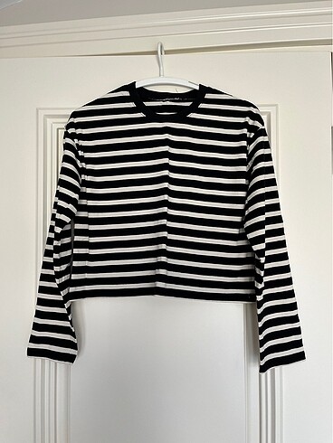 Touche Prive crop sweat