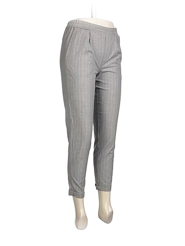 Bershka Bershka Kumaş Pantolon %70 İndirimli.