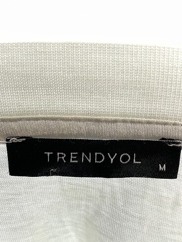 m Beden beyaz Renk Trendyol & Milla T-shirt %70 İndirimli.