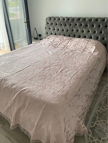 Çift kişilik yatak örtüsü takımı