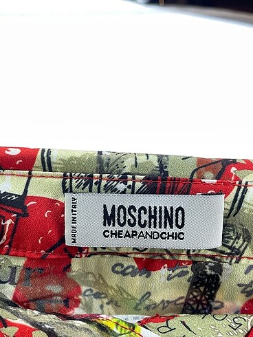 l Beden çeşitli Renk Moschino Gömlek %70 İndirimli.