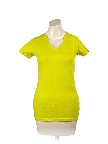 PreLoved T-shirt %70 İndirimli.