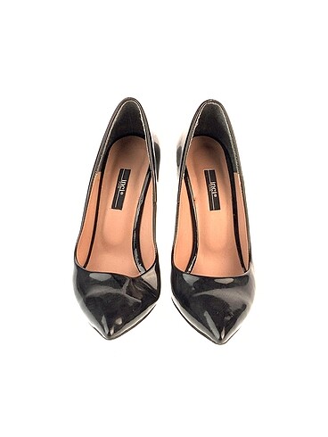 38 Beden inci Stiletto %70 İndirimli.