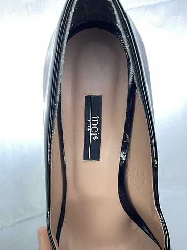 38 Beden siyah Renk inci Stiletto %70 İndirimli.