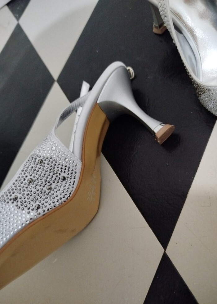 Kiralık tesettür abiye - Görsel 4