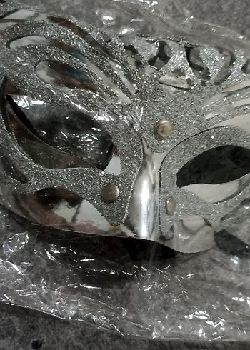 Parlak Gümüş Renkli Kadın Maskesi - Görsel 4