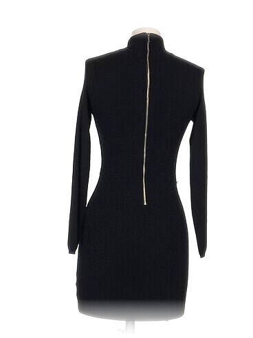 s Beden PreLoved Kısa Elbise %70 İndirimli.