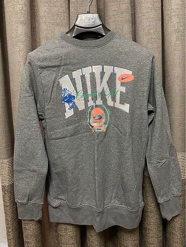 Nike sweatshirt
