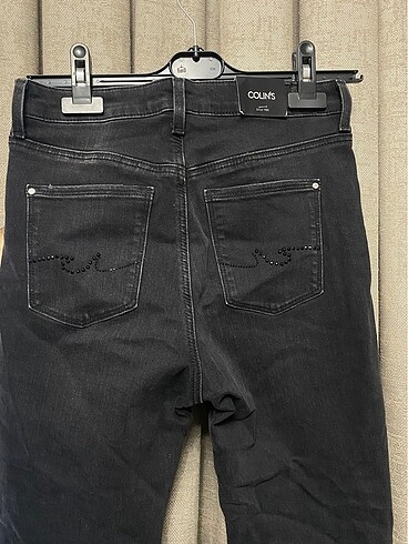 28 Beden siyah Renk Colins Pantolon