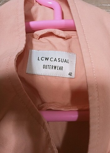42 Beden LC Waikiki Trençkot 