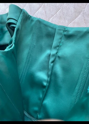 Parlak Yeşil Drapeli Uzun Abiye Elbise - Görsel 3