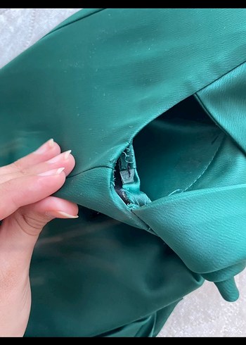 Parlak Yeşil Drapeli Uzun Abiye Elbise - Görsel 4