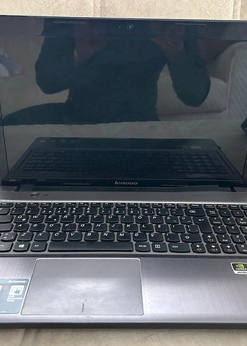Gri Lenovo Laptop
