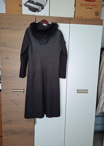 Gri Uzun Kadın Kaban Kürklü Yaka - Görsel 4