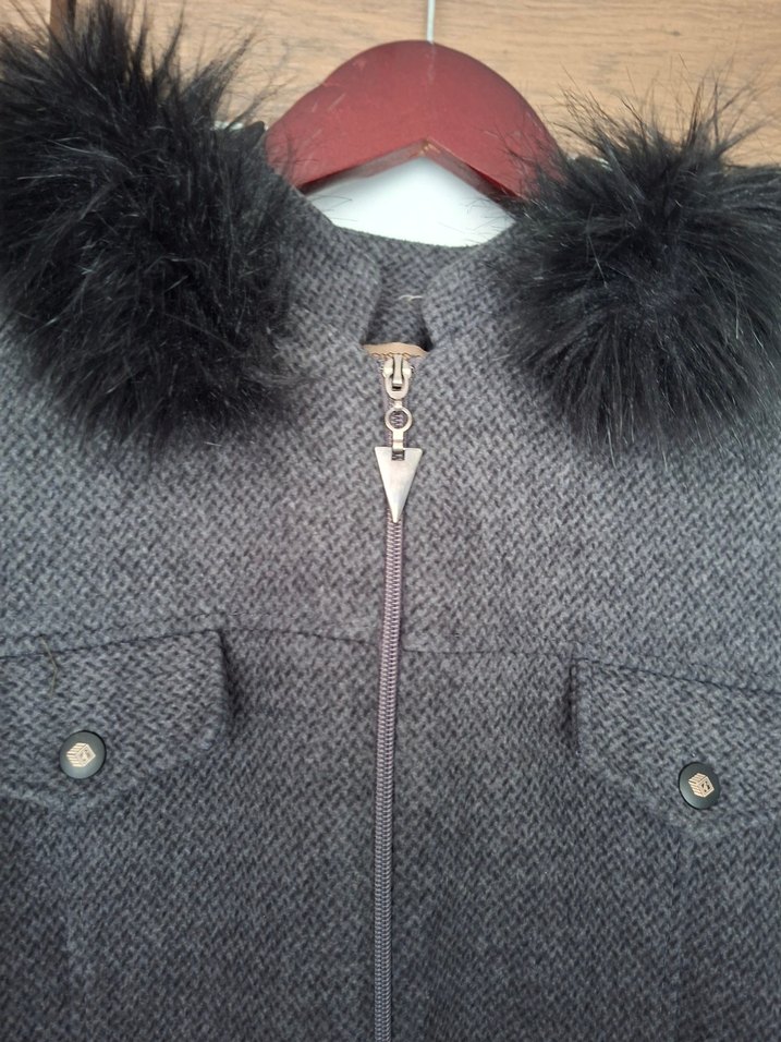 Gri Uzun Kadın Kaban Kürklü Yaka - Görsel 2