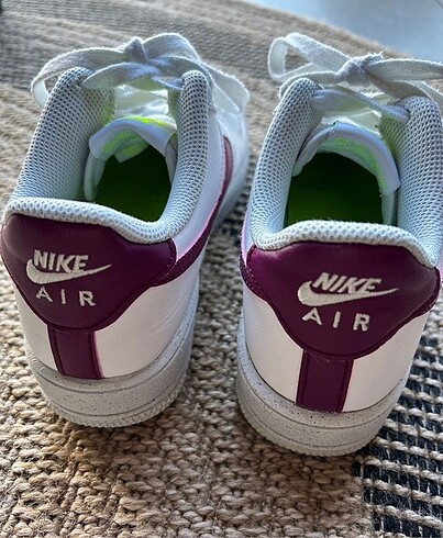 37,5 Beden Nike spor ayakkabı