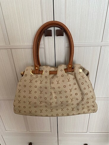 Louis Vuitton Omuz çantası