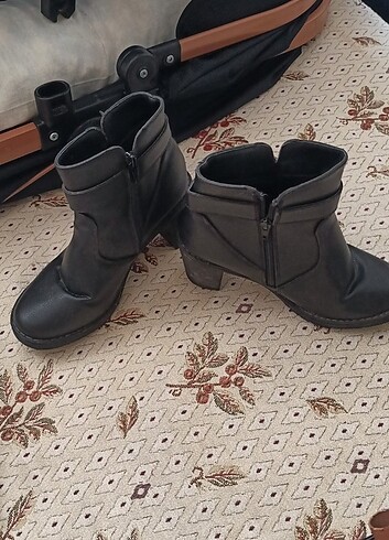 Diğer Topuklu bot