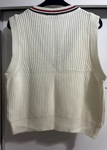 V Yaka Örgü Beyaz Süveter - Görsel 4