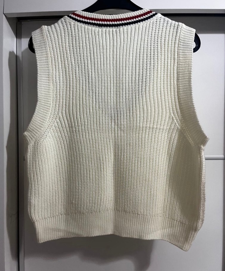 V Yaka Örgü Beyaz Süveter - Görsel 4