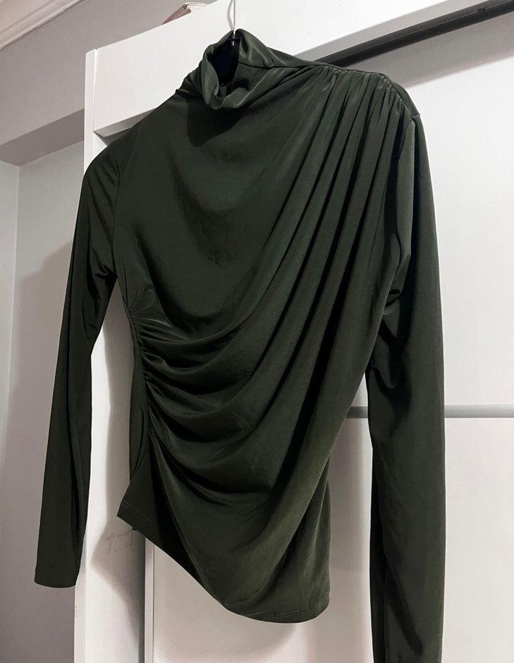 Drapeli Yüksek Yakalı Haki Yeşil Kadın Bluz - Görsel 3