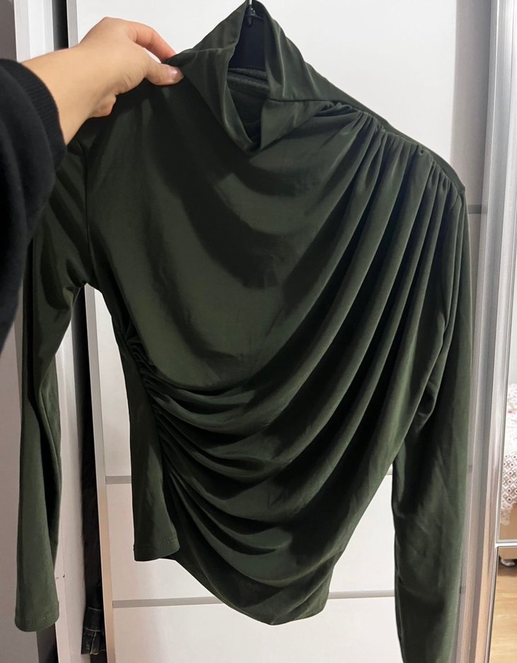 Drapeli Yüksek Yakalı Haki Yeşil Kadın Bluz - Görsel 4