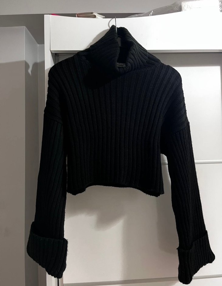 Siyah Boğazlı Triko Kadın Kazak - Görsel 2