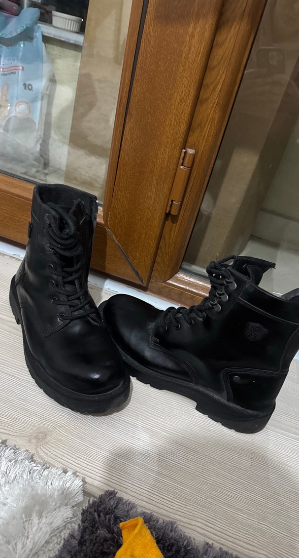 Siyah erkek bot - Görsel 3