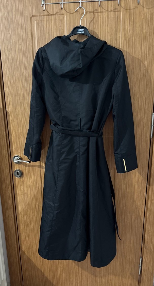 Kadın Siyah Kuşaklı Uzun Trençkot - Görsel 4