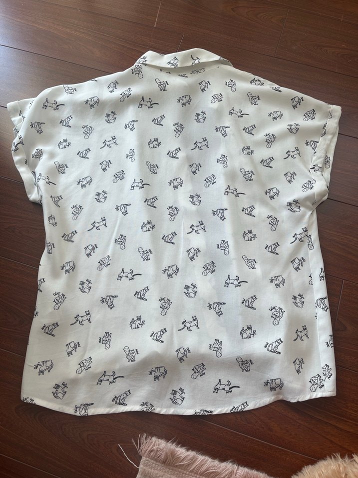 Defacto Beyaz Kedi Baskılı Kısa Kollu Kadın Gömlek - Görsel 4