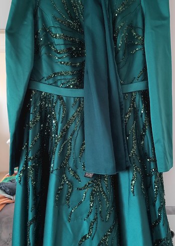 Uzun Kollu zümrütyeşili Nakışlı Abiye Elbise - Görsel 2