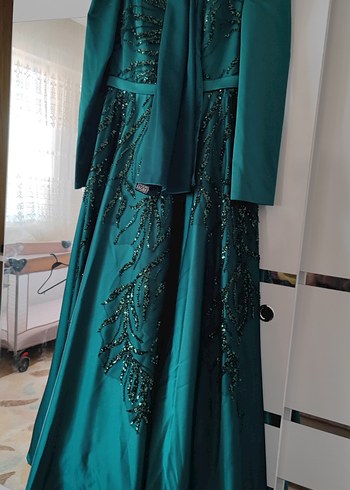 Uzun Kollu zümrütyeşili Nakışlı Abiye Elbise - Görsel 3