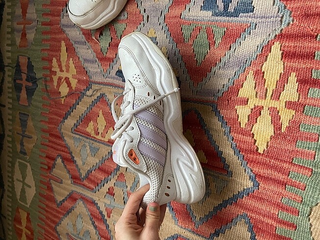 Adidas strutter ayakkabi