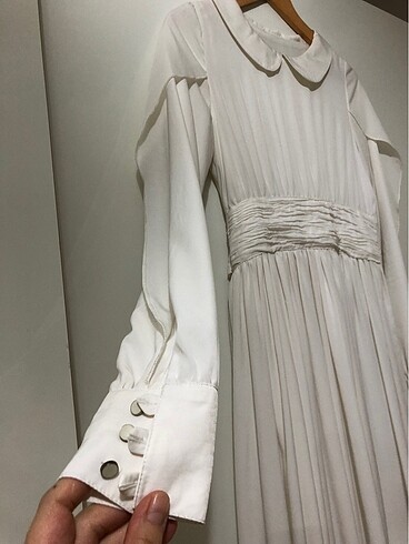 36 Beden beyaz Renk Yek sefer giyilmiş mükemmel kumaşta tesettür elbise