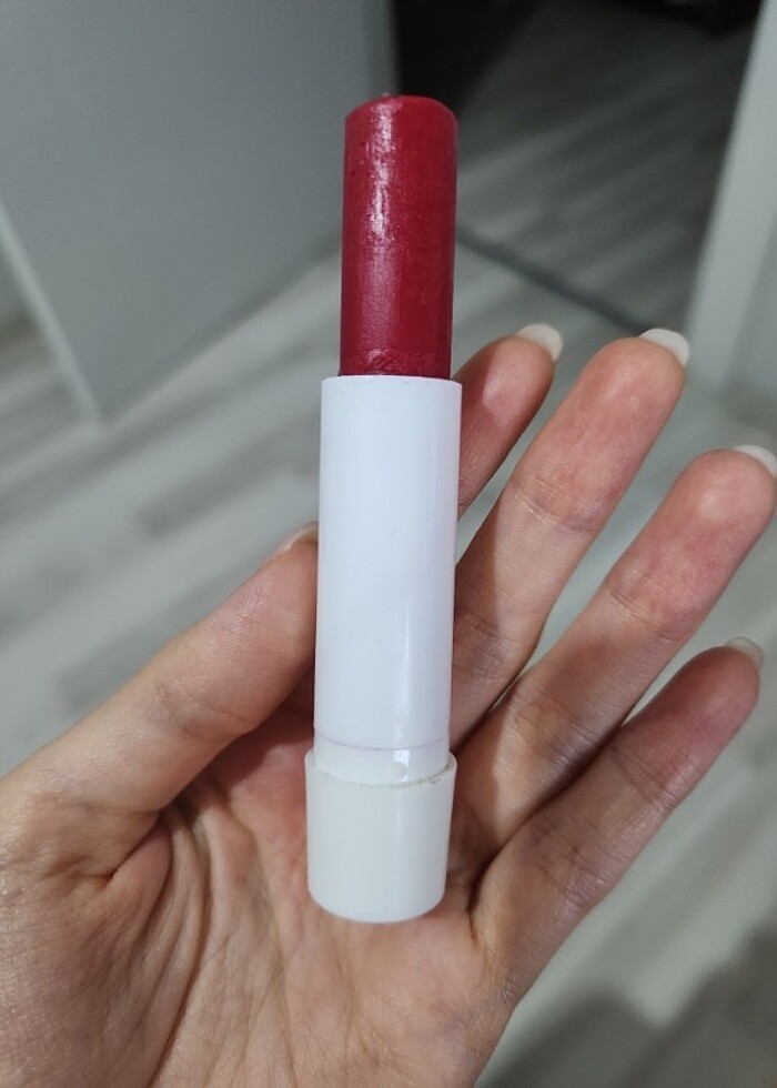 Nivea cherry red dudak nemlendiricisi - Görsel 2