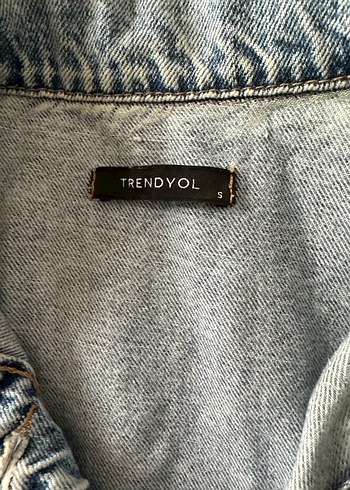 s Beden Düğmeli Mavi Kolsuz Denim Ceket