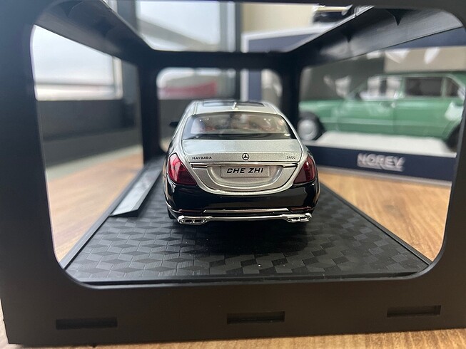 Beden Renk 1/24 mercedes model tüm kapıları açılır diecast
