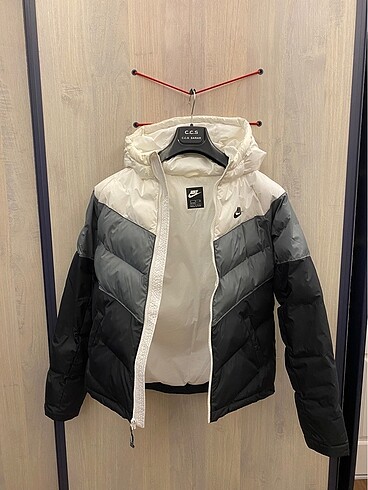 nike mont