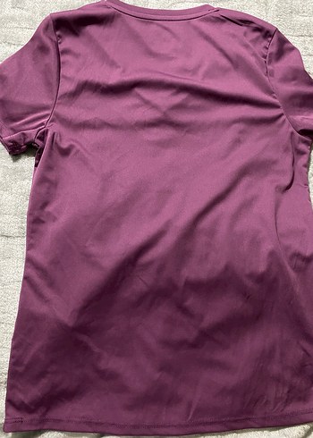 Mor V Yaka Kısa Kollu Kadın Tişört - Görsel 3