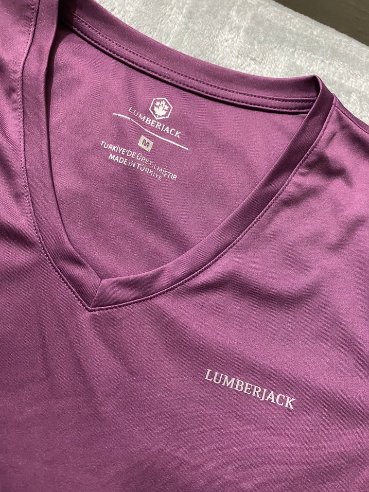 Mor V Yaka Kısa Kollu Kadın Tişört - Görsel 2