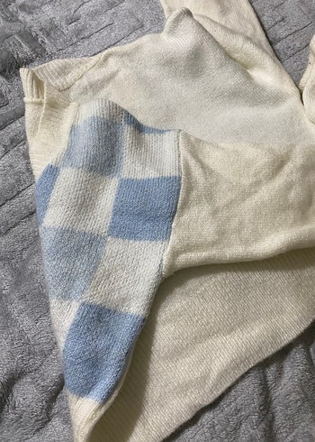 Ekose Desenli V Yaka Örgü Süveter - Görsel 3