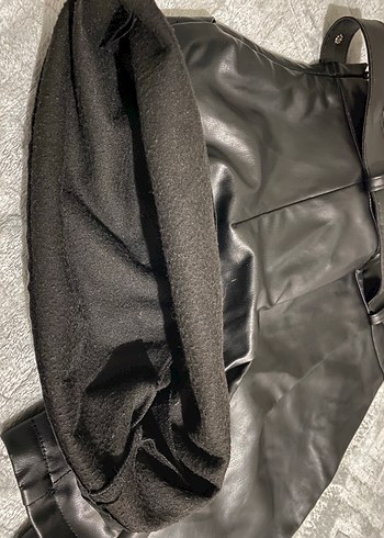 Kadın Siyah Kemerli Deri Mini Şort içi kalındır - Görsel 3