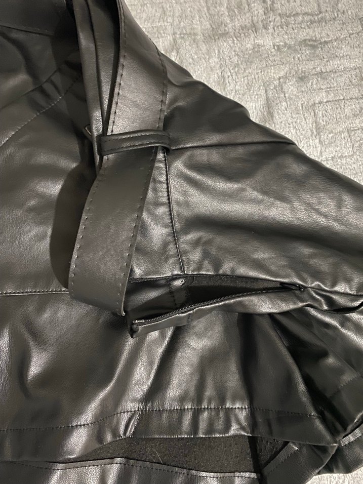 Kadın Siyah Kemerli Deri Mini Şort içi kalındır - Görsel 2