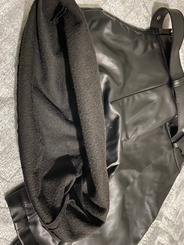 Kadın Siyah Kemerli Deri Mini Şort içi kalındır - Görsel 3