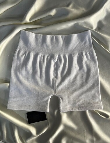 Diğer Alo Yoga Biker Short Kısa Tayt