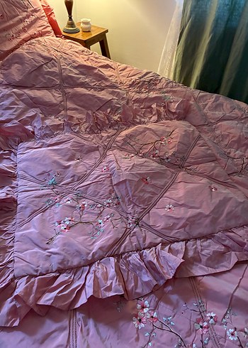 Nakışlı Pembe Yatak Örtüsü - Görsel 7