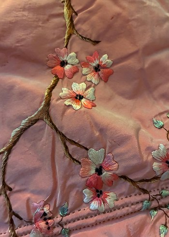 Nakışlı Pembe Yatak Örtüsü - Görsel 5