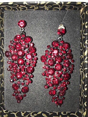 Bordo-mürdüm,taşlı küpe