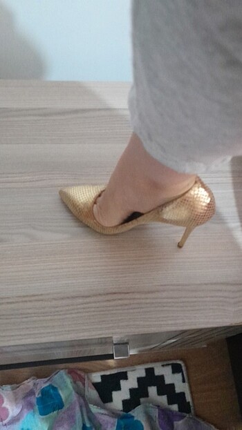 Bayan stiletto ayakkabı